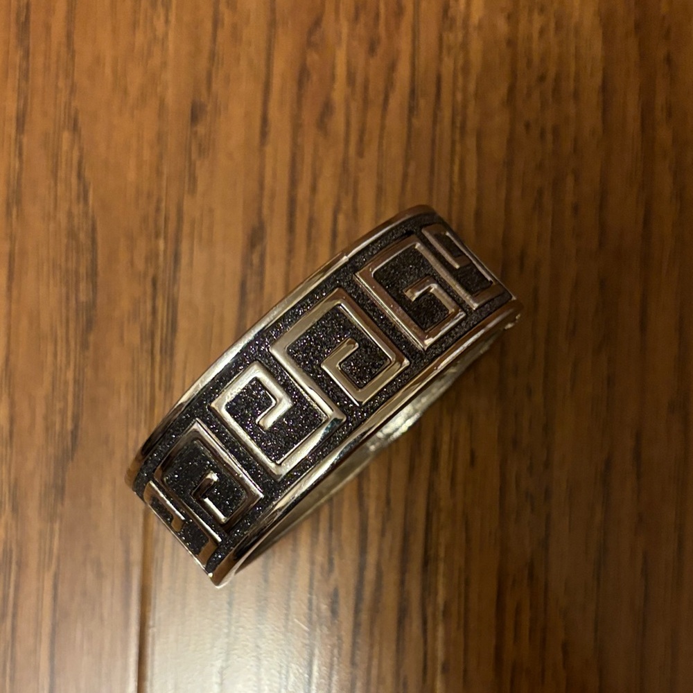 Elegant Black and Silver Patterned Bangle Bracelet